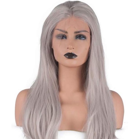 ?EMMA 24” SILVERISH GREY LACE FRONT Wig *NWT*